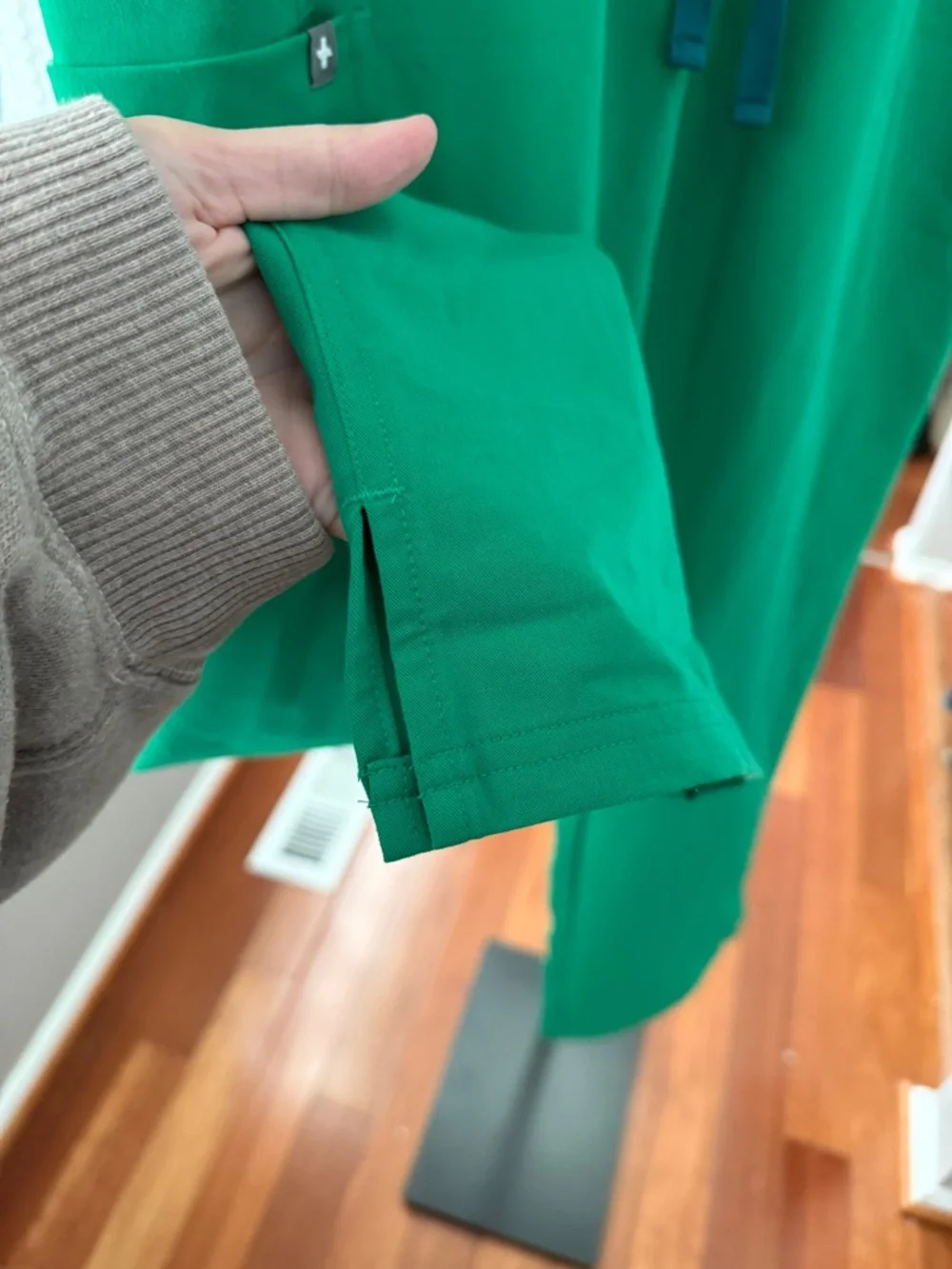 Figs Kade Cargo Scrub Pants in Evergreen - Picture 5 of 8